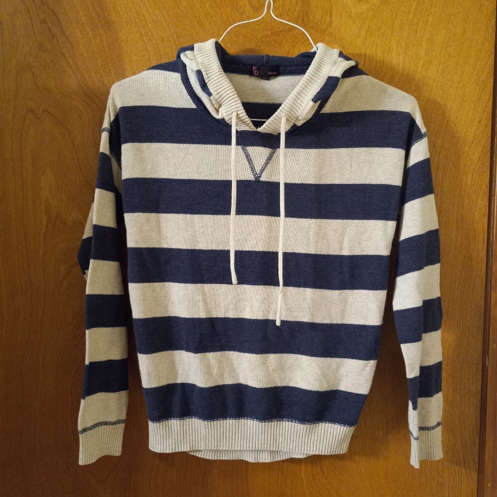 t/o Sweaters Hooded Womens Small